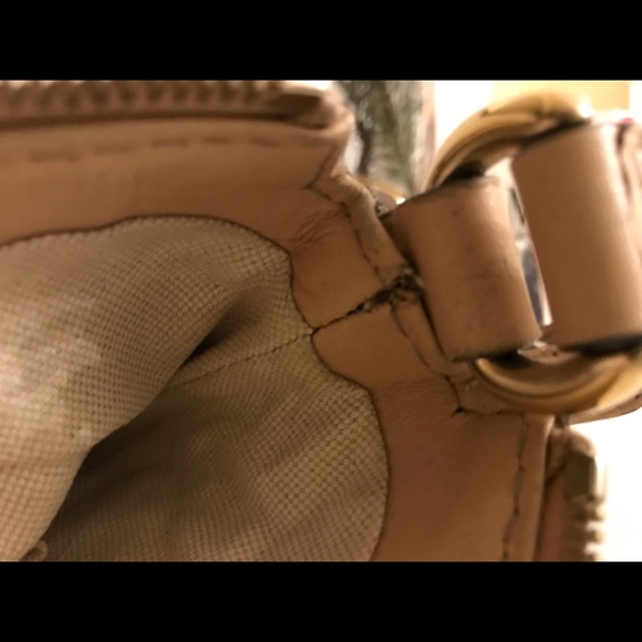 Lovely and Luxurious Vintage GUCCI Crossbody Bag - Picture 8 of 8